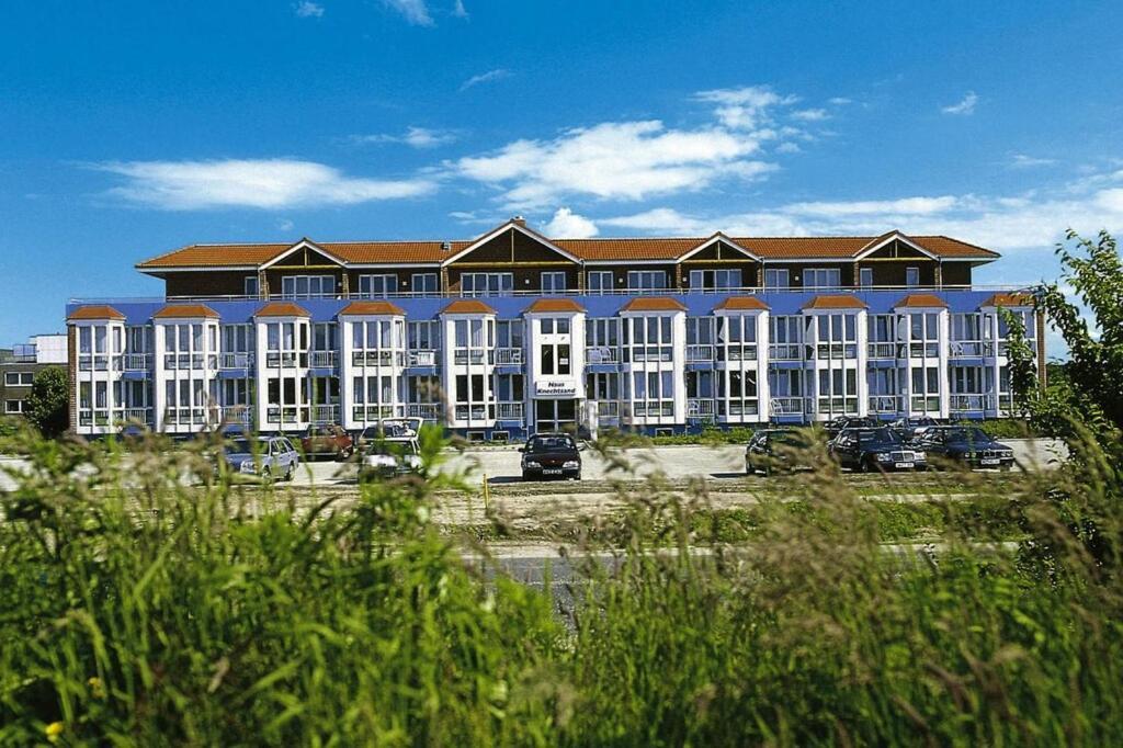 Apartment In Cuxhaven With A Shared Pool Eksteriør bilde